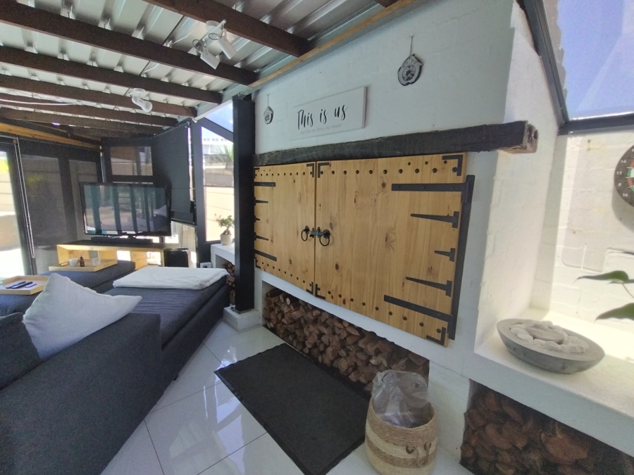 To Let 3 Bedroom Property for Rent in Soneike Western Cape